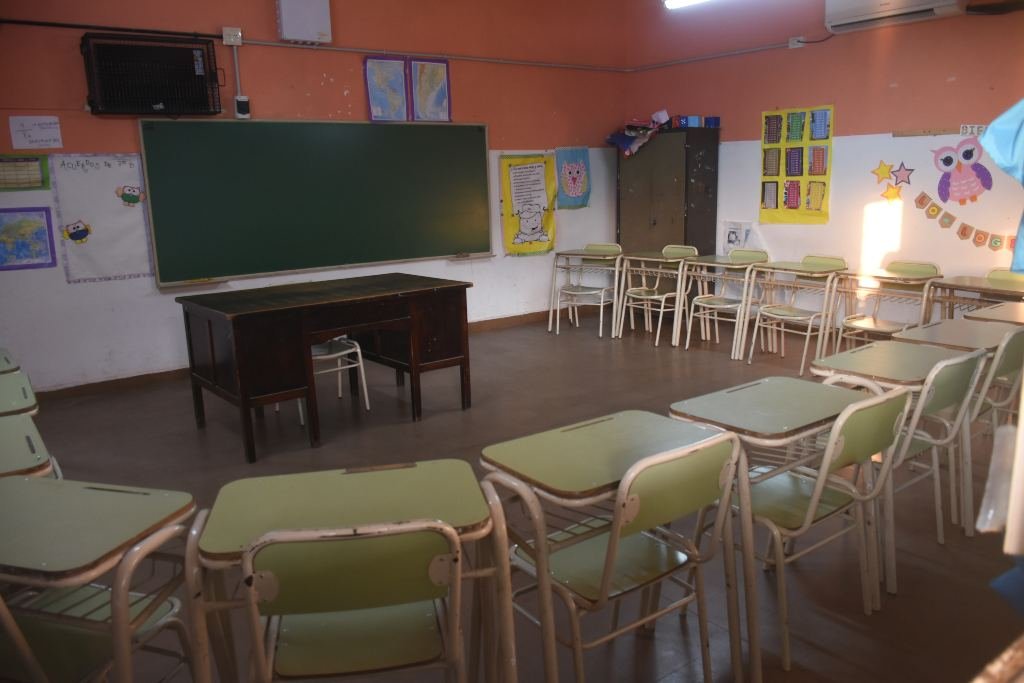 Las escuelas estarán abiertas para los asistentes escolares y los comedores. Archivo/Flavio Raina.