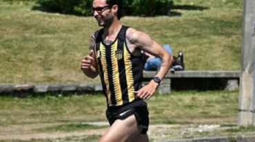 El atleta concordiense fue protagonista nuevamente en una cita internacional y se adueñó de los cinco kilómetros en Uruguay