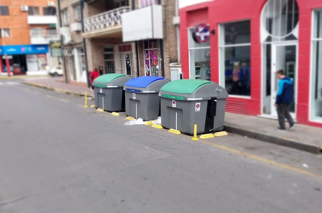 La doble contenerización del programa Separá es una nueva iniciativa que propone diferenciar residuos reciclables de los no reciclables. Nicolás García