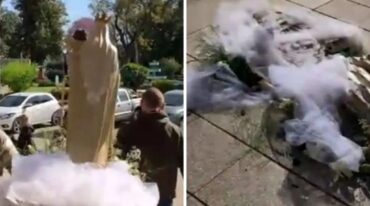 El momento en el que la Virgen de la Merced cae y el estado en el que quedó. Captura.
