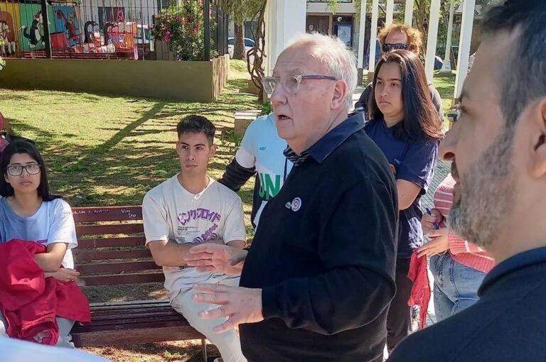 Díaz visitó Concordia y compartió su experiencia con estudiantes secundarios.