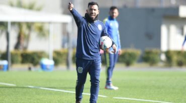 Entendiendo que Tevez se toma hasta minutos antes de salir al campo para confirmar el once