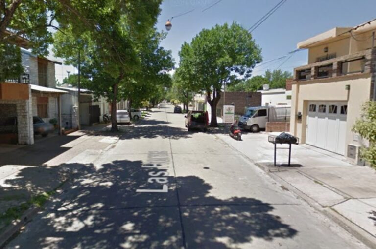 El robo ocurrió en una vivienda de calle Las Heras al 1800. Google Street View.