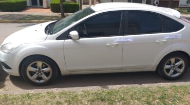 Efectivos de la Comisaría 6ta. De San Genaro con sus pares del Comando Radioeléctrico requisaron la vivienda del acusado. Gentileza: prensa URXV.