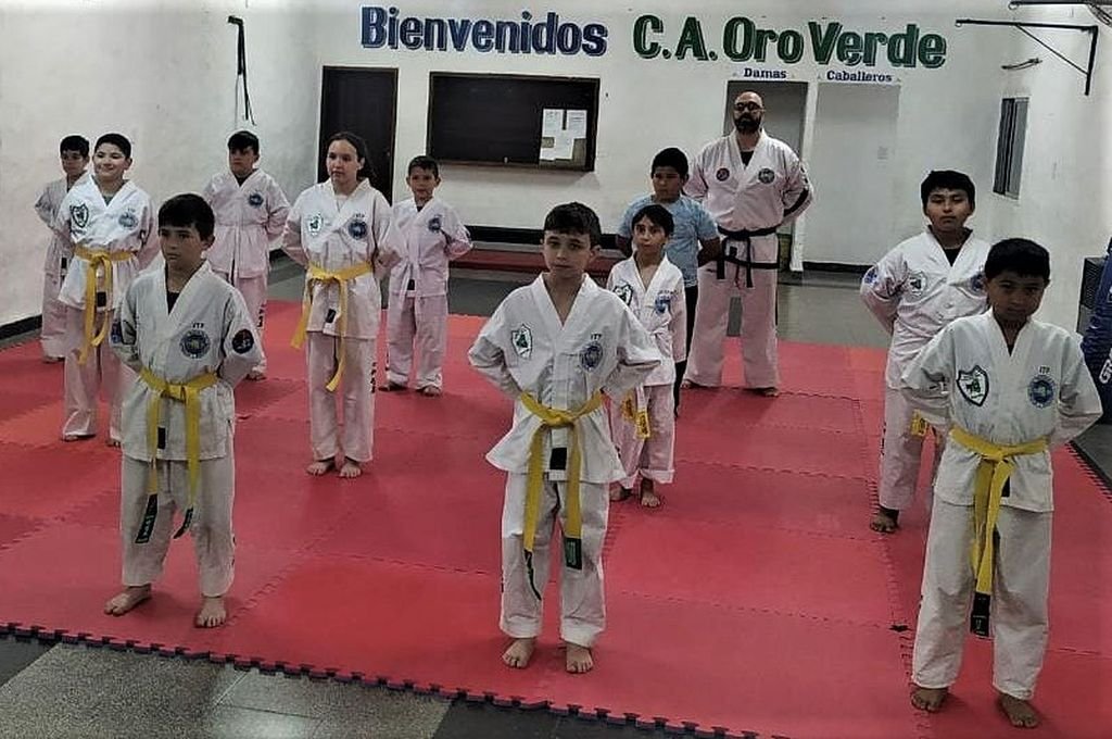Niños de 9 a 11 años en una de las clases en la sede de Oro Verde.
