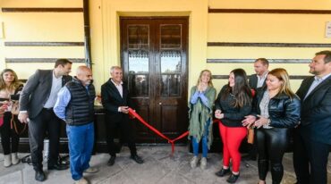 Autoridades cortaron la cinta para dejar inaugurado el Paseo Ledesma.