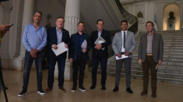 Los seis integrantes del bloque UCR del Senado santafesino llegaron casi a horario a la reunión con el titular de Economía que los recibió media hora después. El encuentro se prolongó por algo más de una hora. Guillermo Di Salvatore.