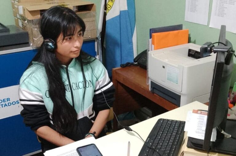 La alumna santotomesina Rocío Mendoza viajará a Buenos Aires en noviembre para representar a la provincia de Santa Fe en el Parlamento Juvenil del Mercosur. Gentileza.