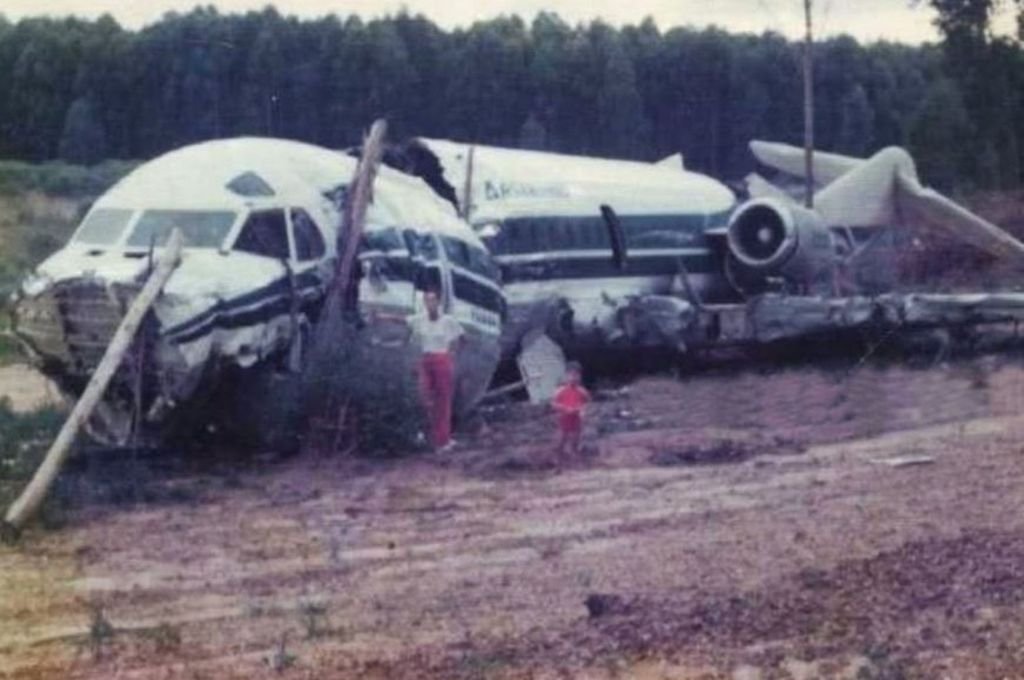 El avión viajaba de Buenos Aires a Concordia y colisionó a 4 kilómetros antes de alcanzar la pista de aterrizaje.