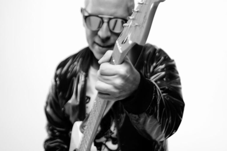 'La base melódica es fundamental para mí y sobre eso hago el montaje de una letra'