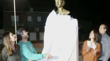 En Villaguay se concretó un acto de reparación de la memoria histórica y política con la inauguración del emplazamiento en el lugar original del busto de Eva Perón.