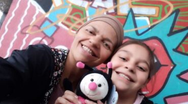 Andrea junto a su hija Nela