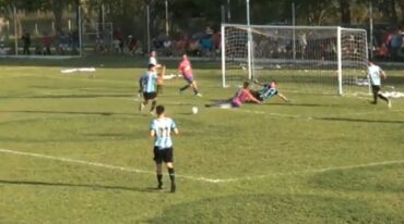 El delantero no fue tocado por ningún rival