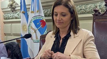 El proyecto dispone la creación del programa destinado a la concientización de los daños a la salud y al medio ambiente que producen ambas prácticas. Archivo.