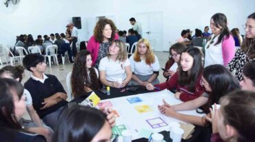 La intendente Mitre fundamentó la convocatoria como una forma de que 'los jóvenes también se comprometan en elaborar su propio diagnóstico de cada lugar que habitan