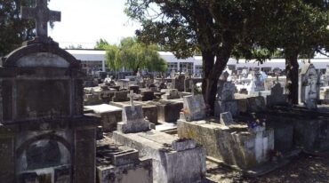 La parte 'vieja' del cementerio de Chajarí.