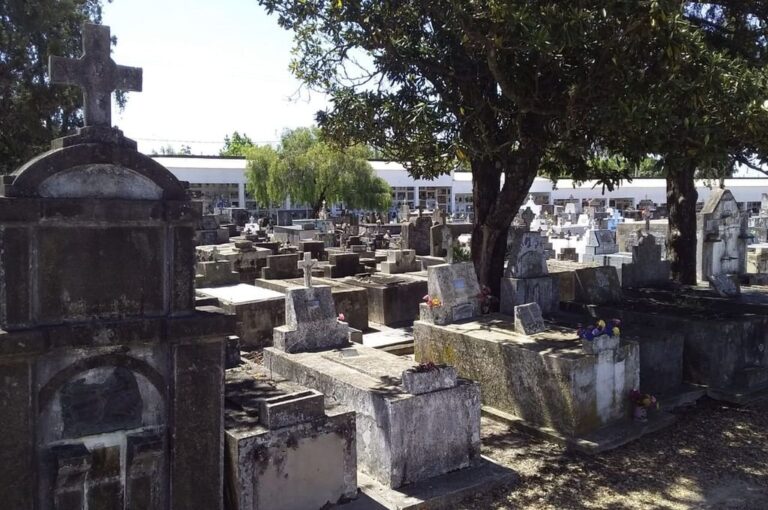La parte 'vieja' del cementerio de Chajarí.