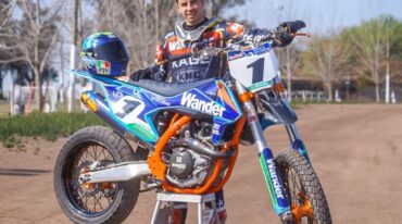 Frey se consagró campeón en 450 centímetros cúbicos internacional del Certamen Argentino de Motociclismo. Gentileza.