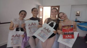 Las jóvenes bailarinas esperan con ansias el sueño hecho realidad de tomar un curso de formación en Nueva York.