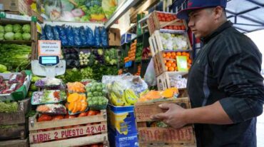 En los negocios 'los aumentos de precios son incesantes y cuesta mucho la reposición de la mercadería. Las listas de precios siguen llegando mes a mes con incrementos acelerados
