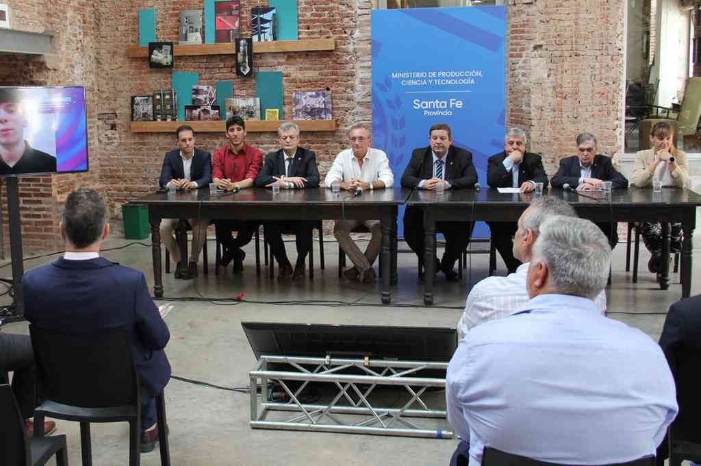 Firma de convenios de pasantías con universidades del centro norte santafesino. Gentileza