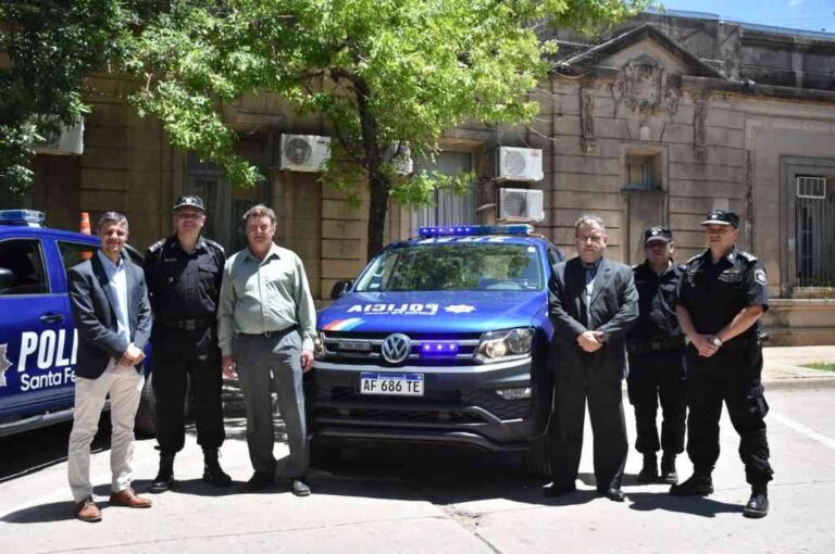 Esta semana el ministerio de Seguridad hizo entrega de una nueva unidad a la comisaría local. 'Esto además se suma al nuevo móvil policial que fue entregado en Empalme San Carlos y que permite -en coordinación también con la comunidad de San Agustín - un mayor patrullaje en la zona'.  Gentileza
