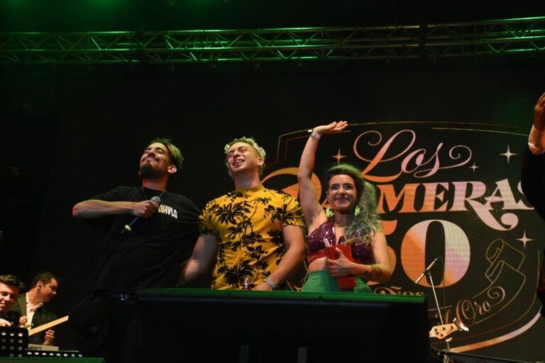 La fiesta en Costanera Oeste fue multitudinaria. Manuel Fabatía.