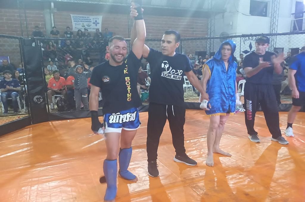 El paranaense David Roque es el nuevo campeón entrerriano de kickboxing.