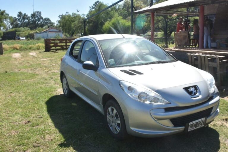 El auto usado por los delincuentes. Flavio Raina.