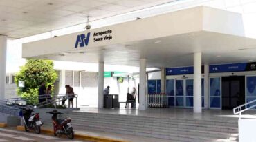 Dentro del hall público de pasajeros