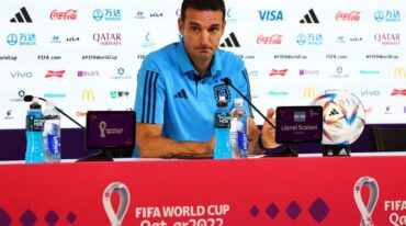Scaloni en la conferencia de prensa habitual desde Doha. Reuters.