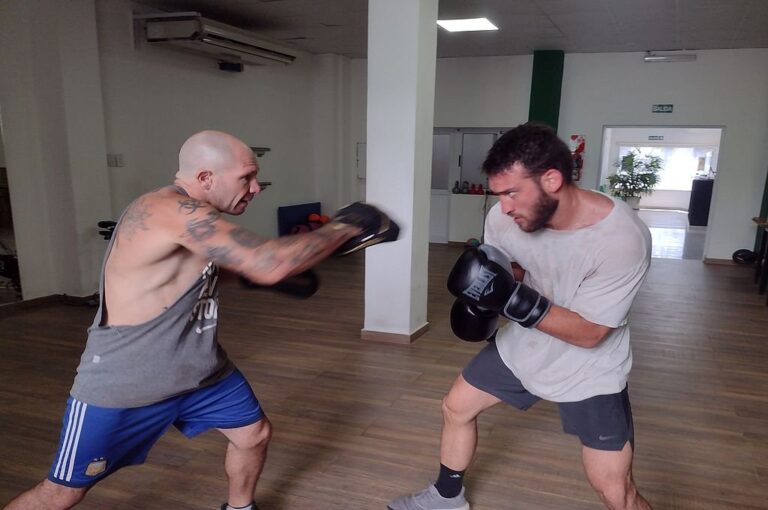 Franco Catena ultimando su preparación con su entrenador Wenceslao Mansilla. Víctor Ludi