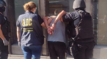 Personal de la AIC logró la captura del violento individuo. Diario El Litoral.
