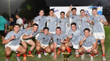 El conjunto rosarino celebró a lo grande en Paraná y se quedó con el Seven de la República por sexta vez en su historia.  UAR