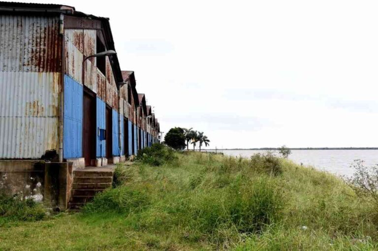 Una de las ideas que tenían en mente desde Obras Públicas era avanzar con la construcción de un nuevo muelle de 550 metros de longitud frontal. Sería una estructura muy costosa