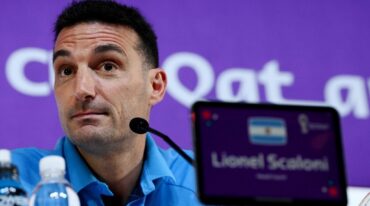 Lionel Scaloni se enojó con la prensa y la acusó de brindar información calificada que puede beneficiar al rival. Reuters