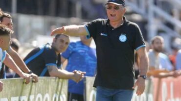 Restelli dirigió este 2022 a Villa San Carlos. Por motivos personales no seguirá. Gentileza.