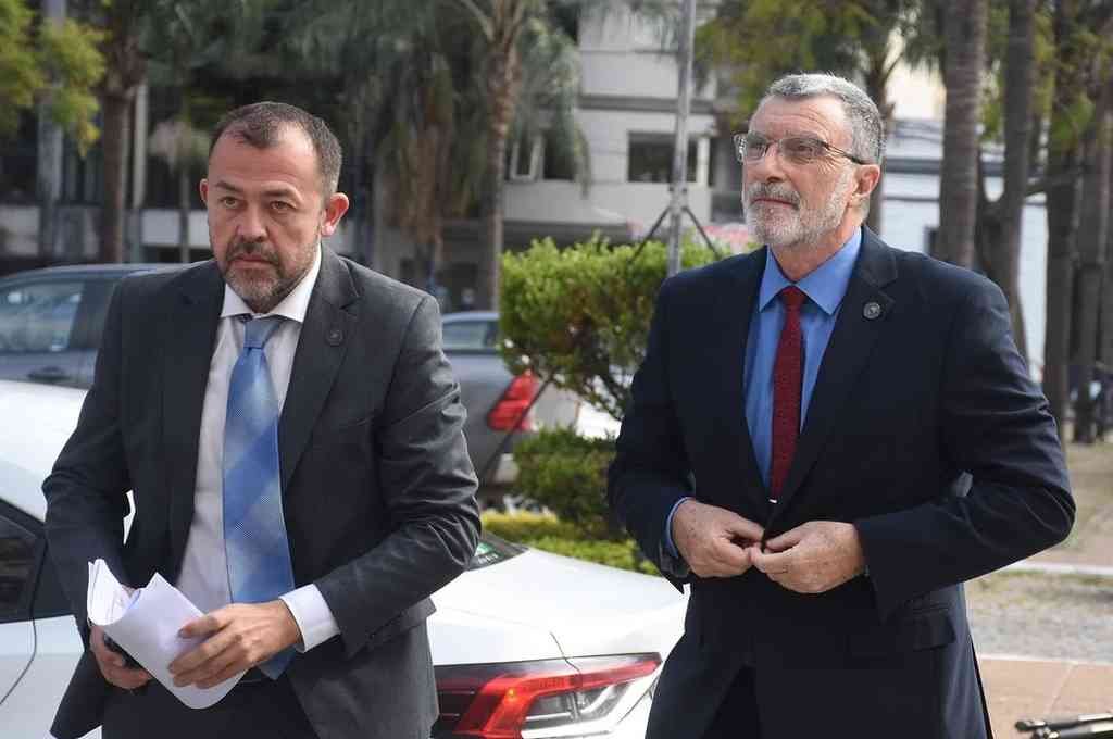 El ahora ex subsecretario de políticas de Seguridad junto al ministro de esa cartera