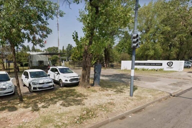 El ataque se produjo a las 0.30 de este lunes. Google Street View.