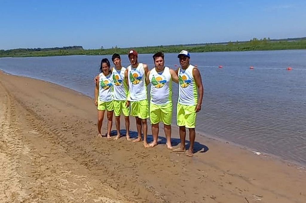 El staff de guardavidas que estará a cargo del cuidado en la playa.
