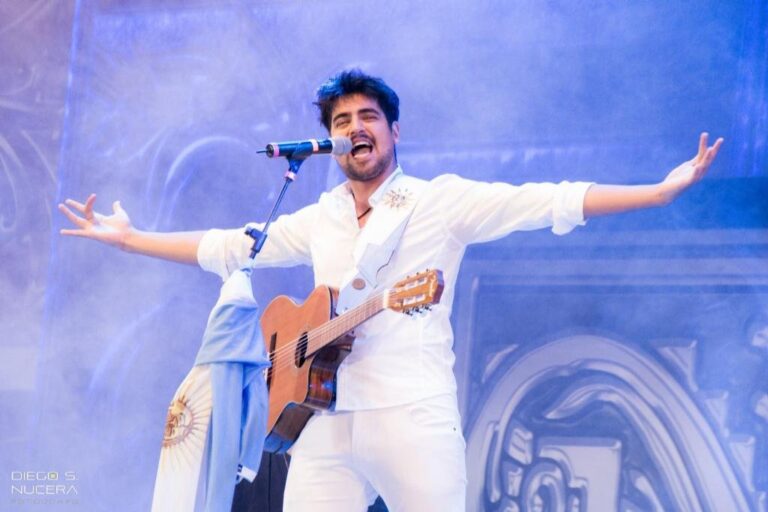 Yoel es autor de la canción Banderita de mi Escuela