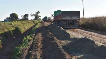 Desde el Ejecutivo comunal destacaron que días pasados se finalizó una nueva traza de 2.500 metros de ripio. De esta forma se mejoraron 12 kilómetros de caminos dentro del Convenio de dicho Programa que abarca los distritos de Nuevo Torino y Felicia. Mirador