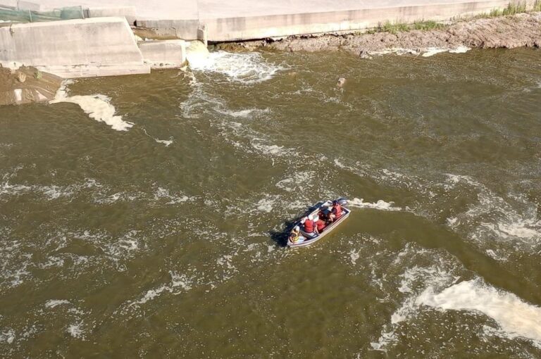 El cuerpo de un pescador apareció flotando sobre las aguas del río.