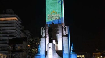 En un momento se pudo leer la leyenda: "Rosario capital mundial del fútbol". Gentileza: prensa Municipalidad de Rosario.