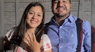 El bombero y su novia contraerán matrimonio tras 15 años de noviazgo. gentileza
