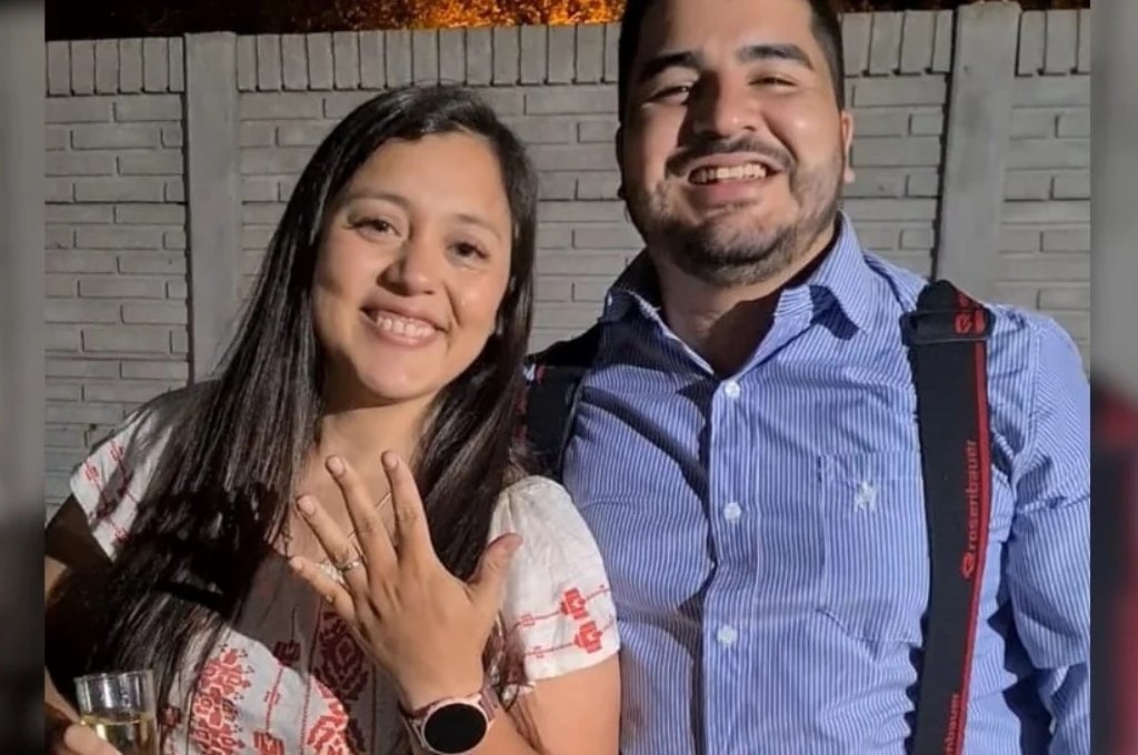 El bombero y su novia contraerán matrimonio tras 15 años de noviazgo. gentileza
