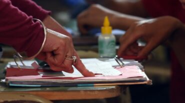 La carpeta médica "es aquella que establece que la persona está en condiciones de estar trabajando con niños