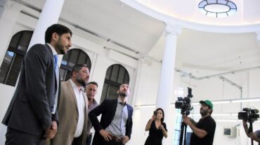 El mandatario recorrió el Registro Civil de la Cuna de la Bandera y contó en conferencia de prensa lo ocurrido. Marcelo Manera