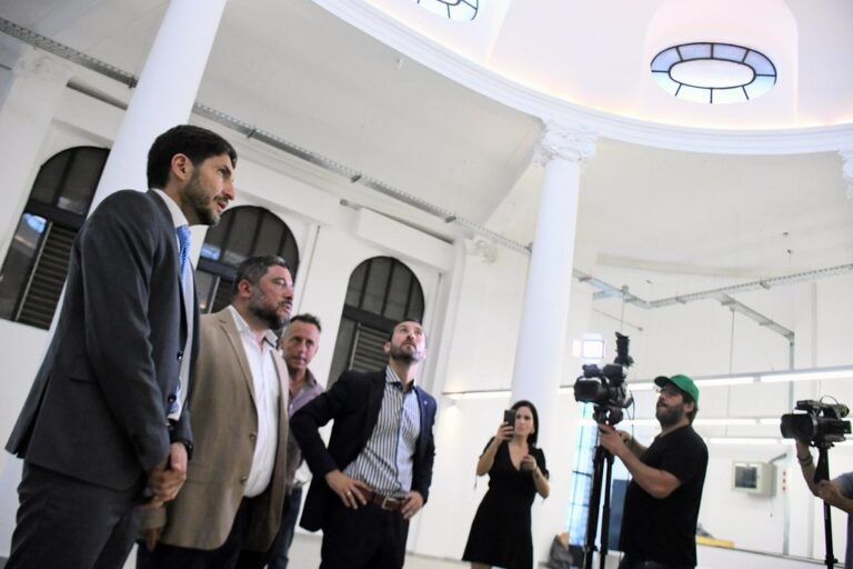 El mandatario recorrió el Registro Civil de la Cuna de la Bandera y contó en conferencia de prensa lo ocurrido. Marcelo Manera