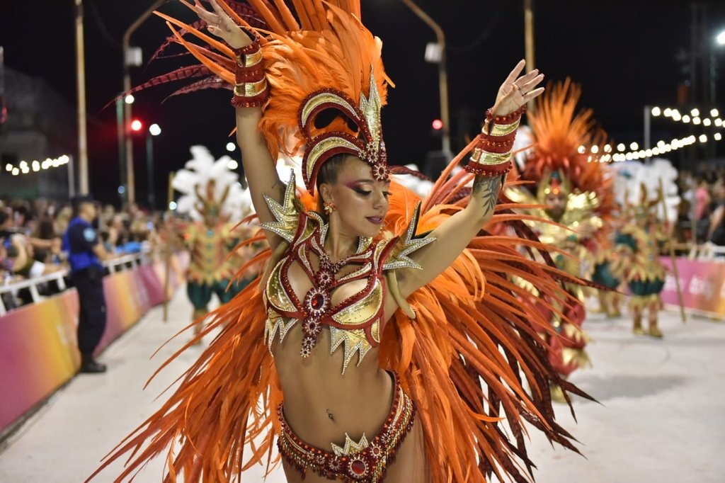 Unos 20 mil espectadores fueron testigos de la primera de las diez noches de carnaval en Gualeguaychú. gentileza